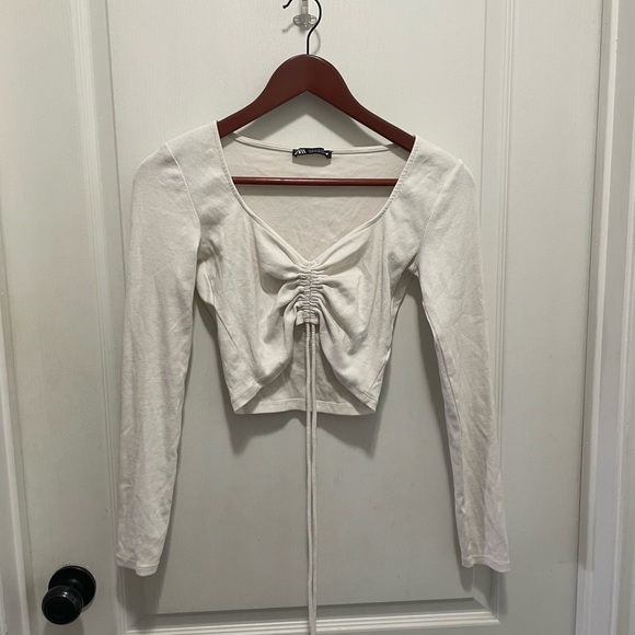 Zara Tops - Zara Long Sleeve Ruched Crop Top